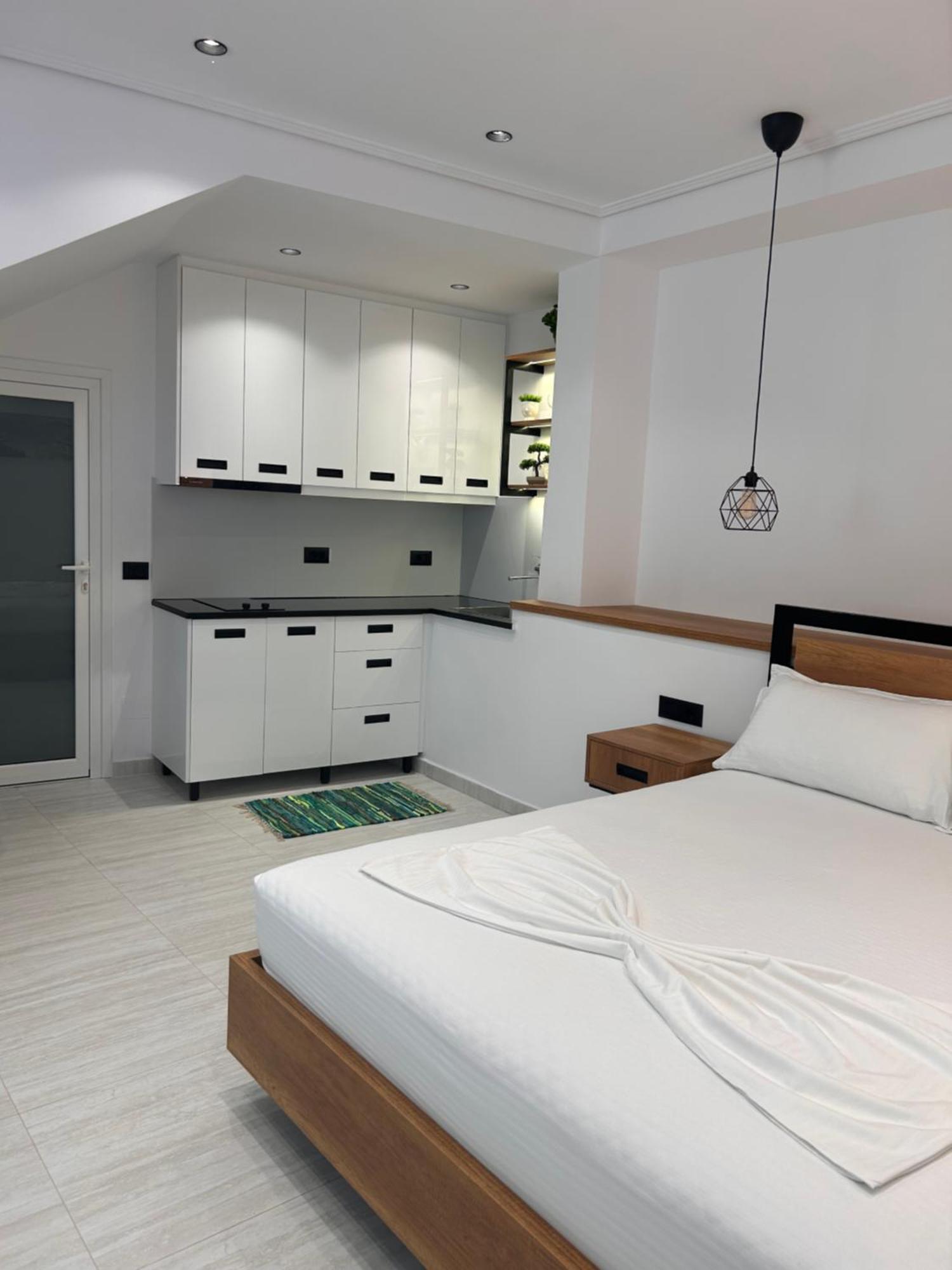 Crown Apartment Sarande Exterior photo